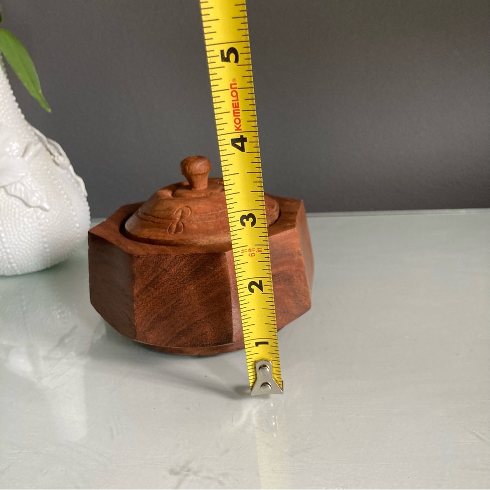 Vintage Carved Wooden  Lidded Trinket Box - Picture 6 of 6